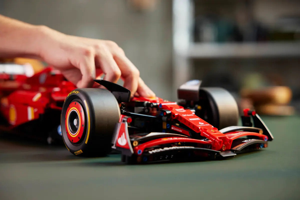 Ferrari SF24 Technic Set - Formula 1 | 1361 Pieces