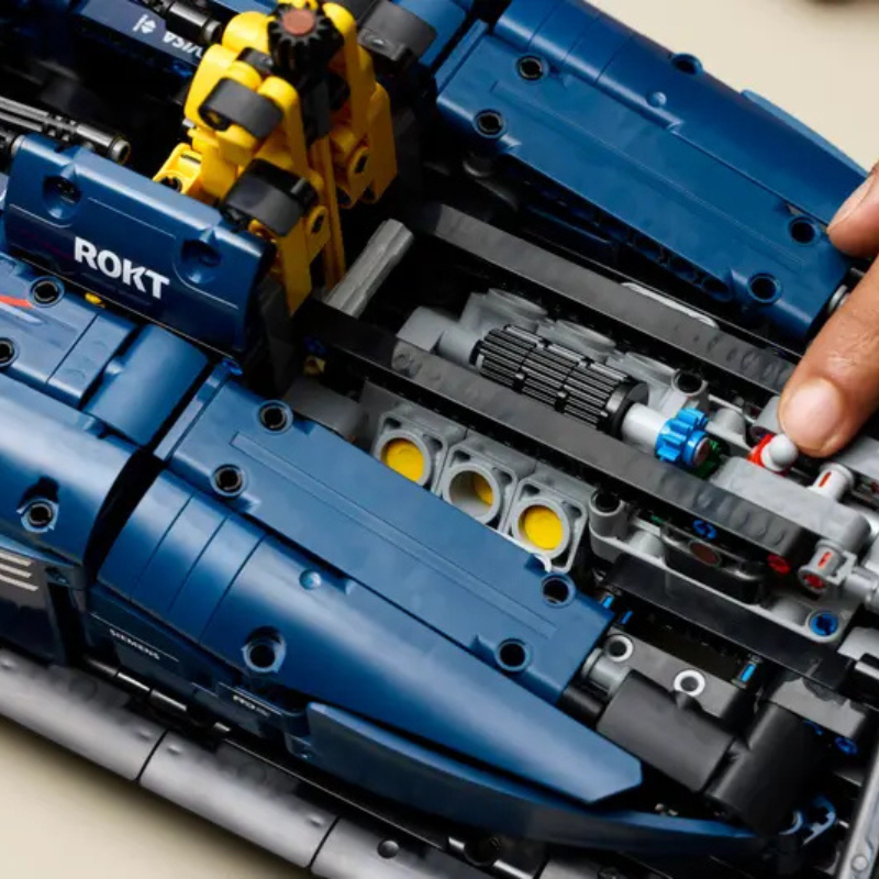 F1 Oracle Red Bull Racing RB20 Model Kit | 1639 Pieces
