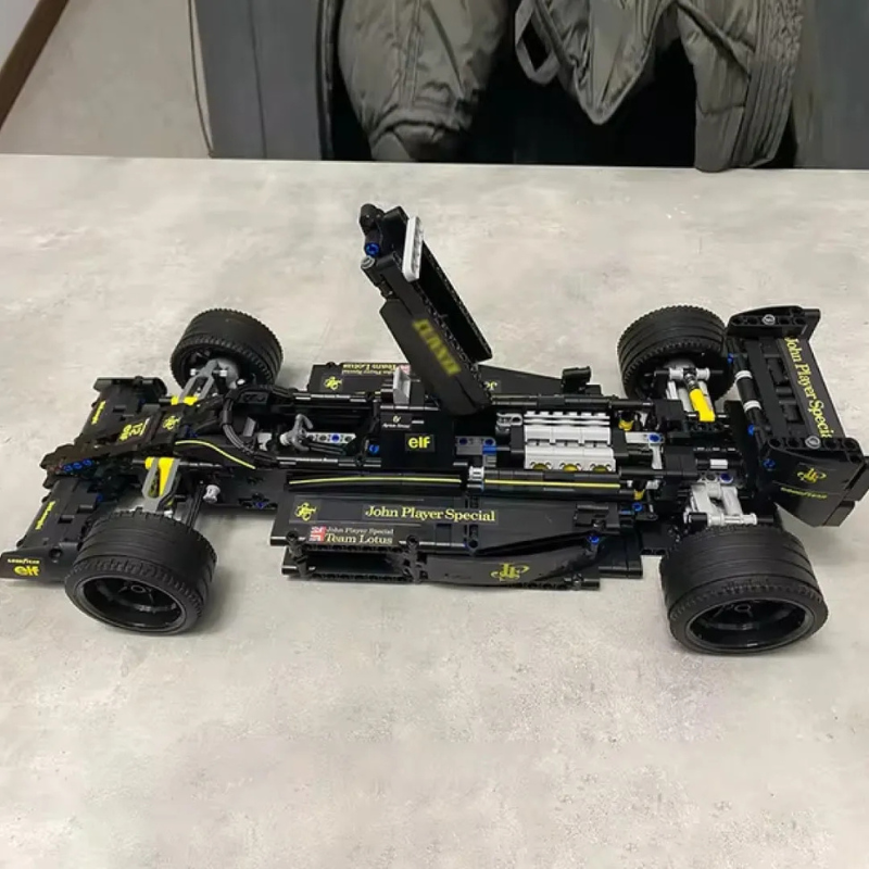 Lotus 97T F1 Model Kit | 982 Pieces