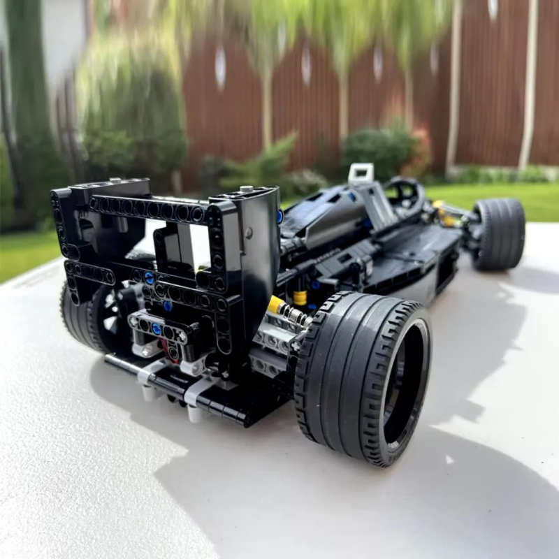 Lotus 97T F1 Model Kit | 982 Pieces